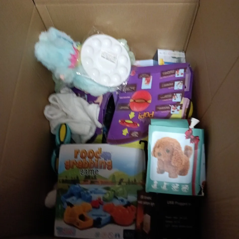 BOX OF APPROXIMATELY 15 ASSORTED TOYS INCLUDING BINGO GAME , FABRIC TARGET GAME AND POUND & BALL 