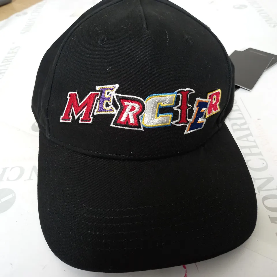 MERCIER CAP IN BLACK