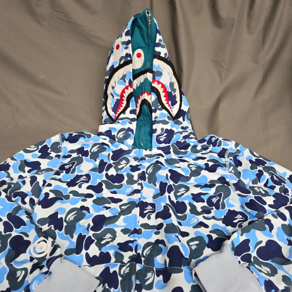 A BATHING APE ABC CAMO SHARK ZIP HOODIE SIZE M