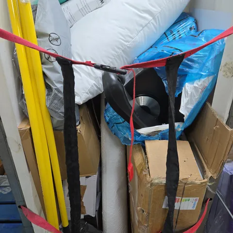 APPROXIMATELY 10 ASSORTED HOUSEHOLD PRODUCTS TO INCLUDE TELESCOPIC POLES, PEDAL WORKOUT DEVICE, HOME DECOR ETC - COLLECTION ONLY 