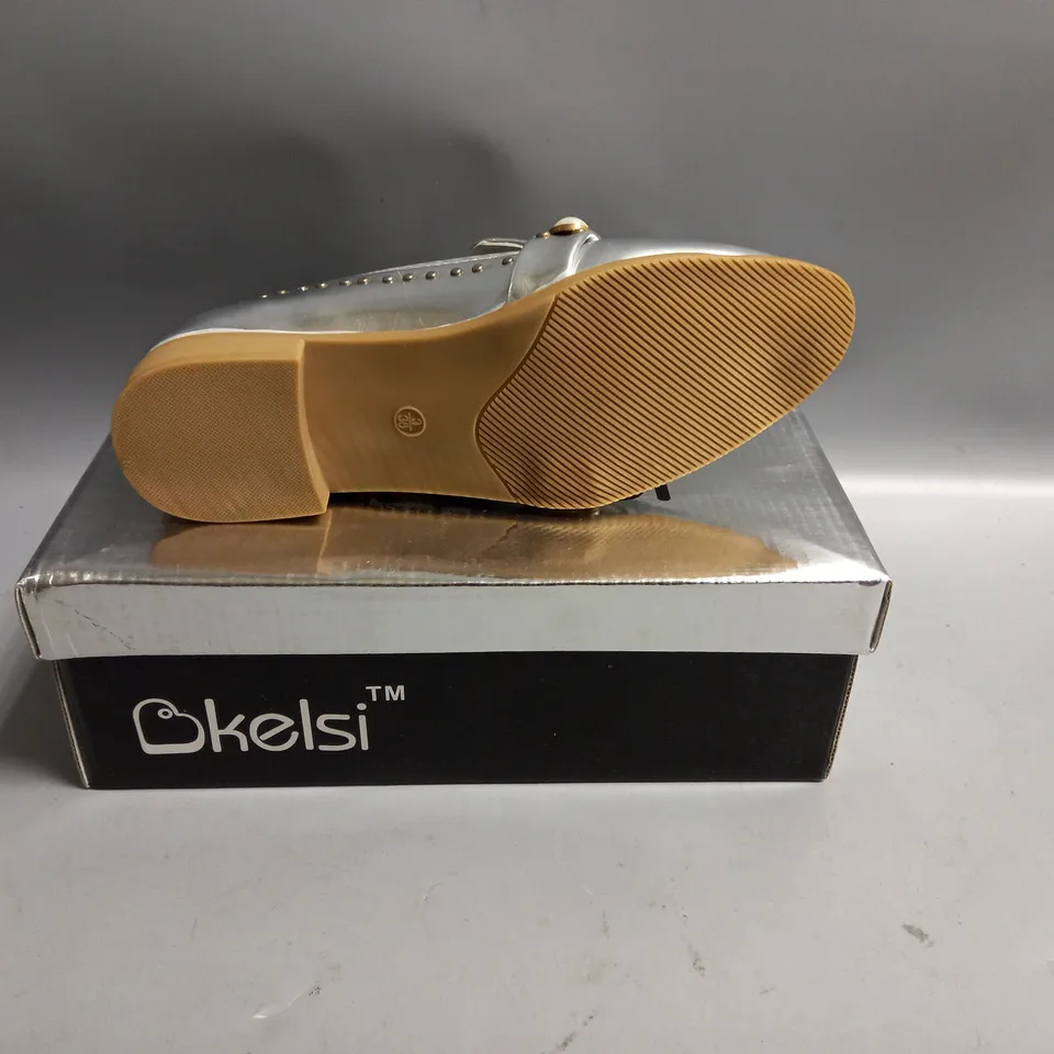 BOXED KELSI LADIES FLAT SHOES SILVER WITH BEADING DETAIL. SIZE 3