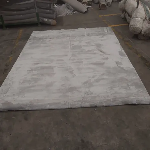 QUALITY DESIGNER FLUFFY RUG - APPROXIMATELY 333 x 240cm