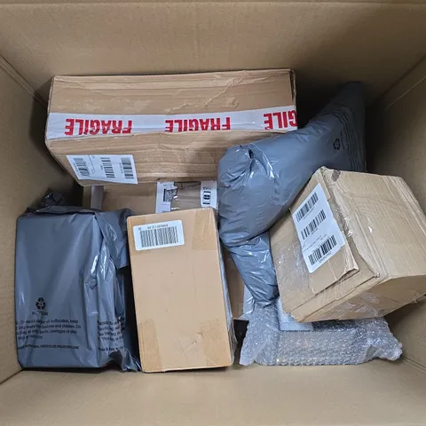APPROXIMATELY 10 ASSORTED ITEMS TO INCLUDE DUVET SET, MICROWAVE GRILL, GARDEN STORIES ORB SHAPED PATH FINDERS, ETC - COLLECTION ONLY