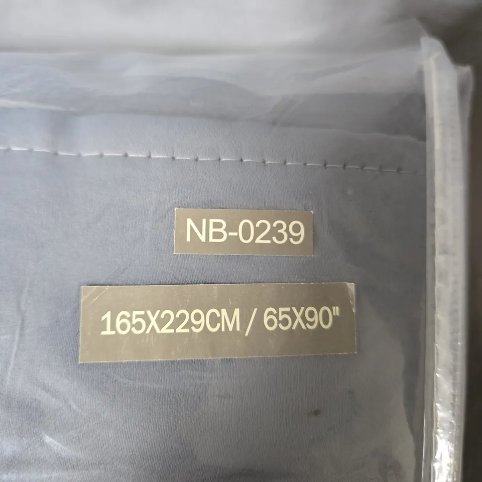 PAIR OF TAPE-TOP CURTAINS – 165 X 229 CM (65 X 90 IN)