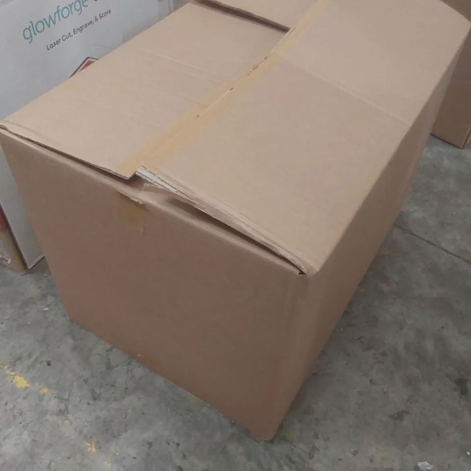 BOX CONTAINING A LARGE QUANTITY OF ASSORTED EASTER PRODUCTS