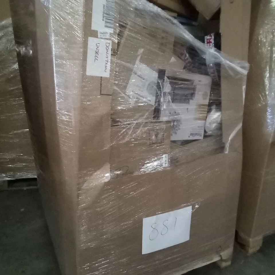 UNPROCESSED PALLET OF ASSORTED ITEMS TO INCLUDE STEP STOOLS BAR STOOL AND TOILET SEAT