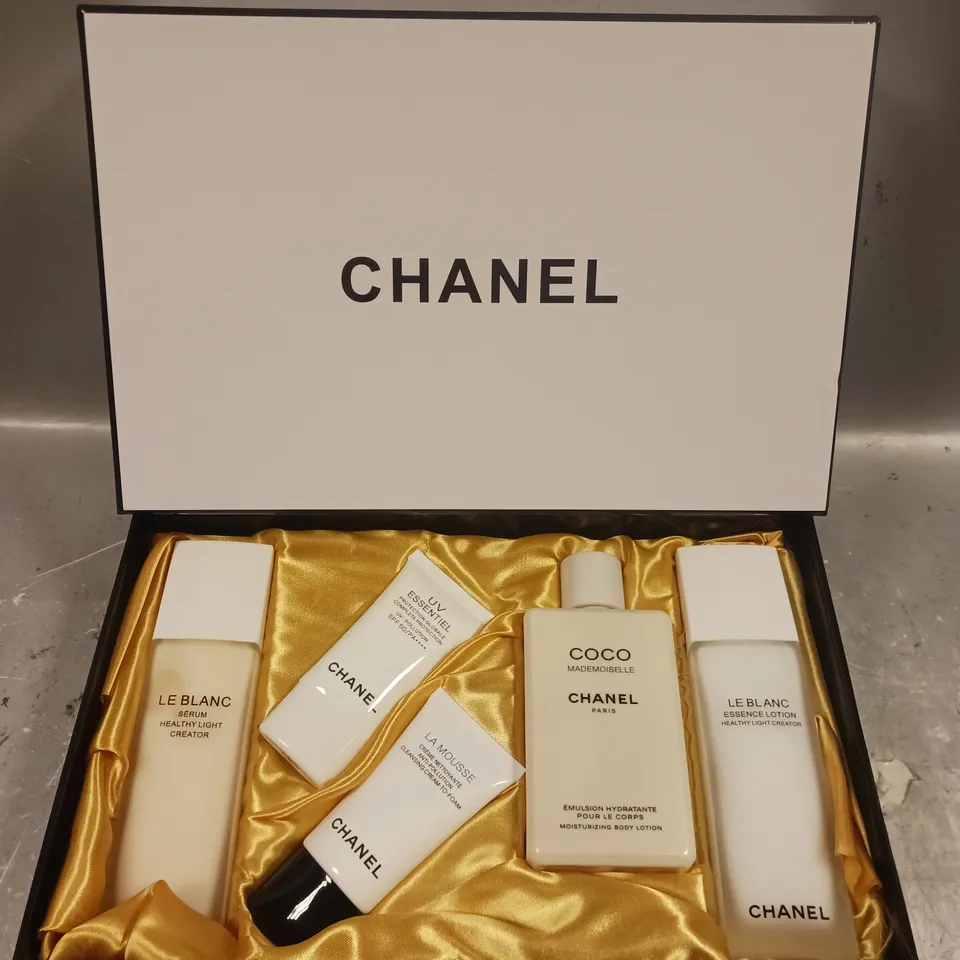 CHANEL LUXURY SKIN CARE GIFT SET 