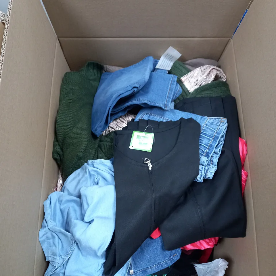 LARGE BOX OF ASSORTED CLOTHING ITEMS 