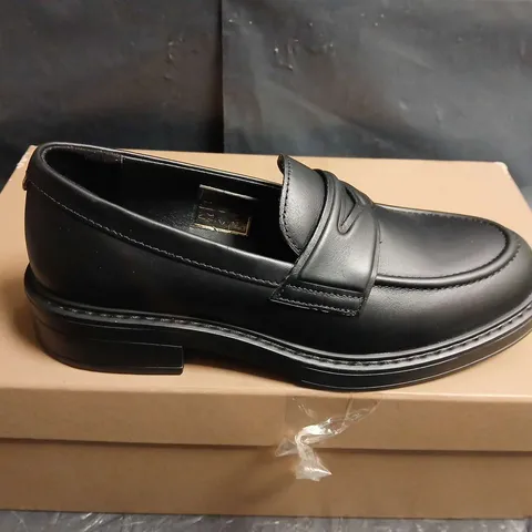 BOXED PAIR OF HUGO BOSS VANITY MOCASSIN-C BLACK LEATHER PENNY LOAFERS - UK SIZE 3