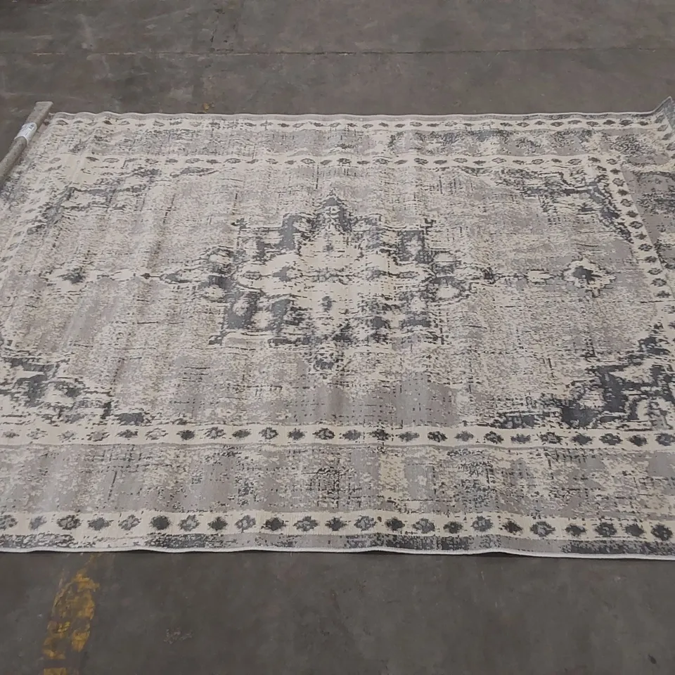 STEPHENTOWN PERSIAN MACHINE WOVEN FLATWEAVE GREY/CREAM AREA RUG // SIZE: 200 X 285cm