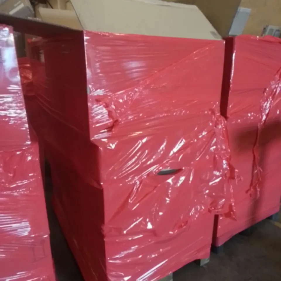 PALLET CONTAINING 6 BOXES OF ASSORTED ITEMS INCLUDING GLAM WAVER, CHRISTMAS TREE STORAGE BAG, MINI ROLLER SET, TABLET CASE, SMALL HOT WATER BOTTLES, MOTORCYCLE REAR VIEW MIRROR 