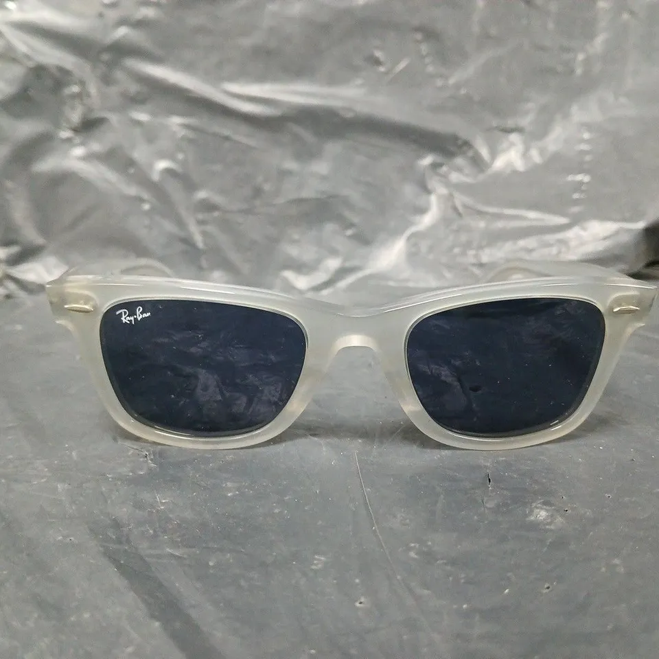 RAY-BAN ORIGINAL WAYFARER SUNGLASSES 