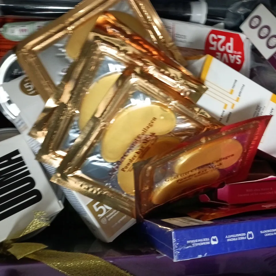 APPROXIMATELY 20 ASSORTED COSMETIC ITEMS TO INCLUDE MAYBELLINE, SUNNY SAMRALA, ETC - COLLECTION ONLY