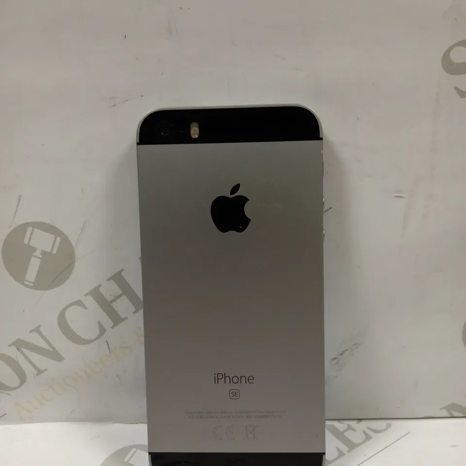 APPLE IPHONE SE (1ST GENERATION) - SILVER 