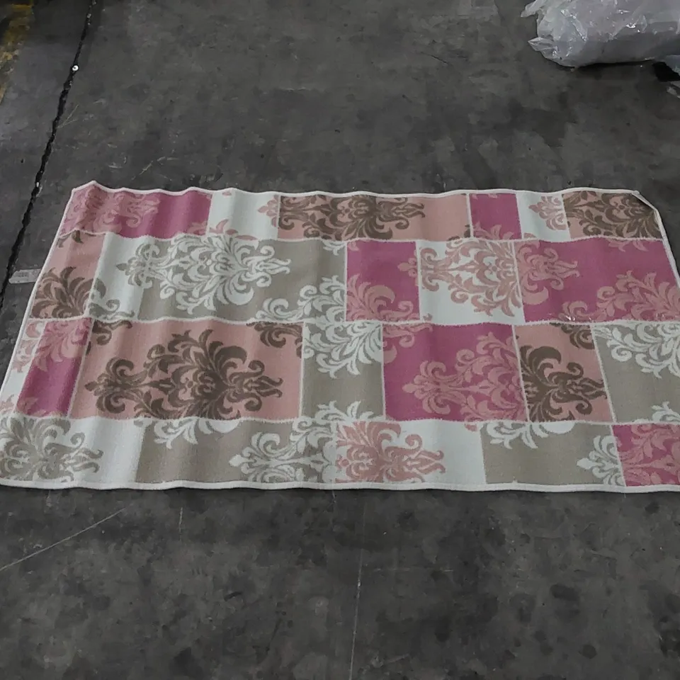 SPLENDID PINK MAT/RUG // SIZE: 80 X 150 cm