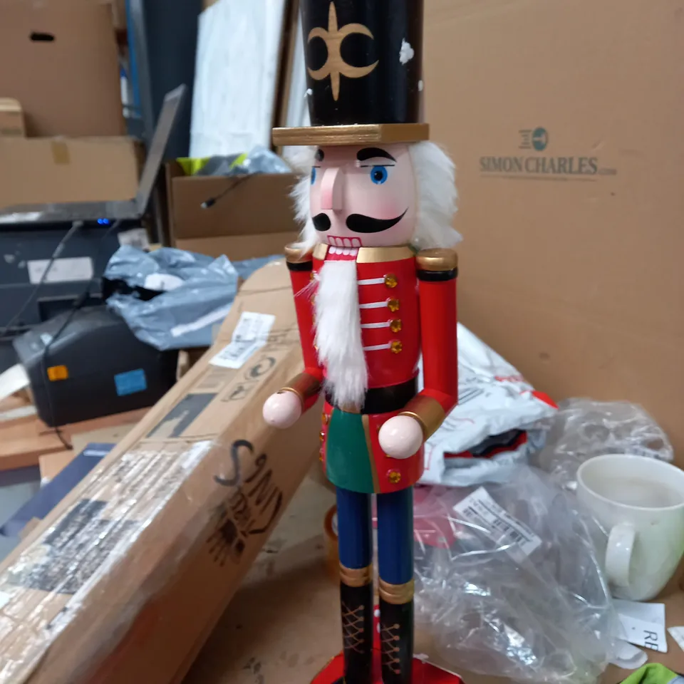 NUTCRACKER COUNTDOWN DECOR