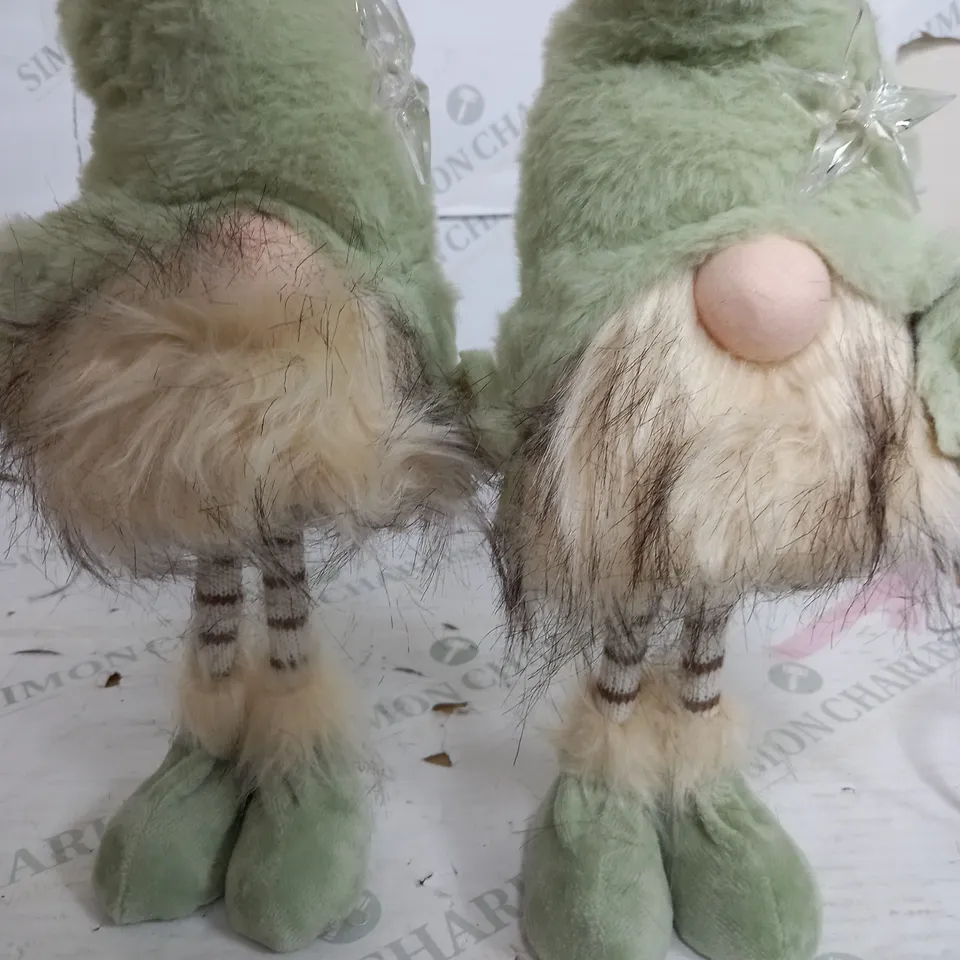 SET OF 2 FESTIVE BATTERY OPERATED LIT STANDING GREEN GONKS  
