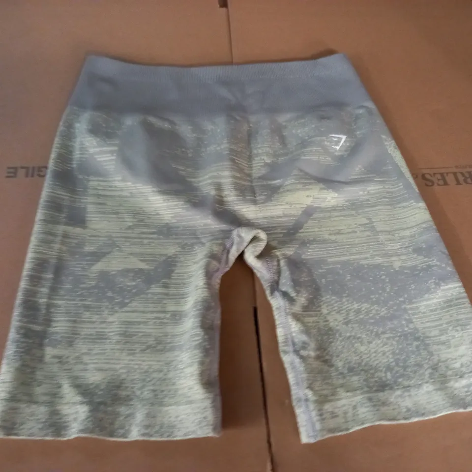 GYMSHARK GREEN TRAINING SHORTS - XL