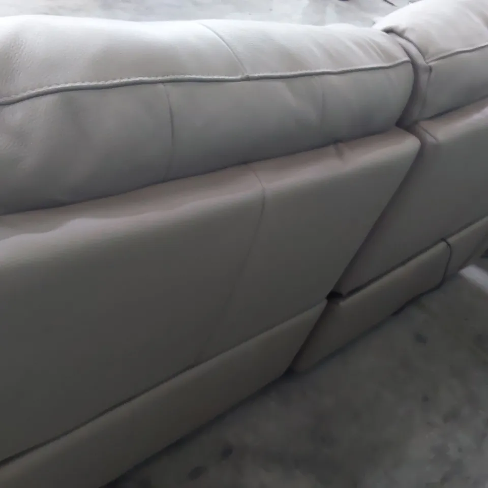 QUALITY ITALIAN DESIGNER GRADO POWER RECLINING SUITE COMPRISING THREE SEATER & LOVESEAT/TWO SEATER SOFAS LIGHT GREY LEATHER 