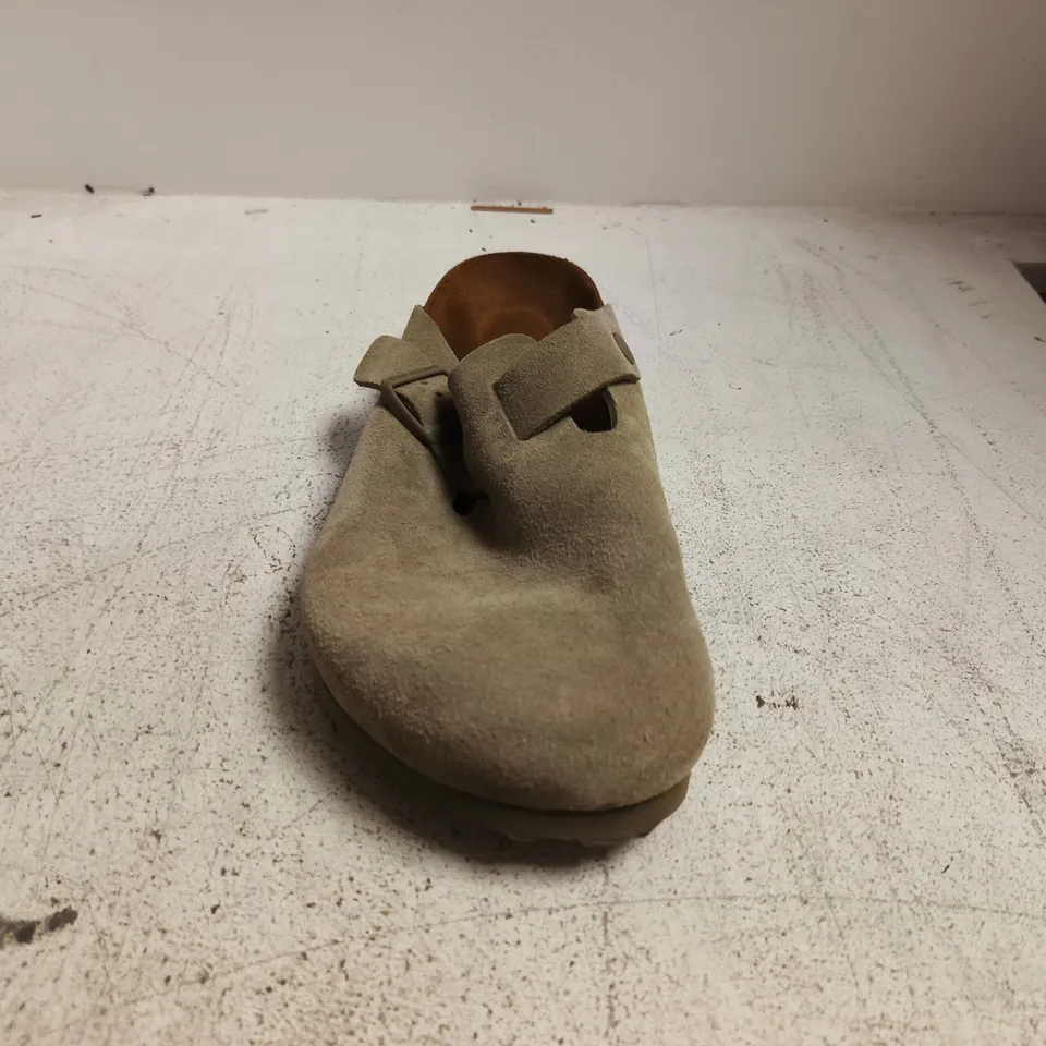 BOXED PAIR OF BIRKENSTOCK SHOES IN DUSTY FADED SAGE SIZE EU 43
