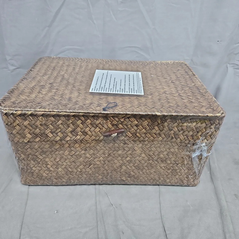 WOVEN WICKER STORAGE BOX WITH LID 