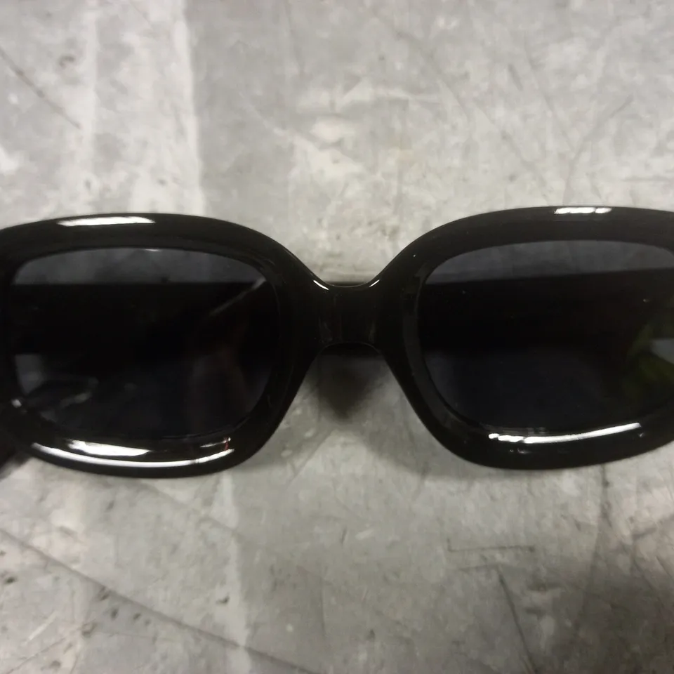 BOXED PAIR OF MELLER BLACK FRAMED GLASSES