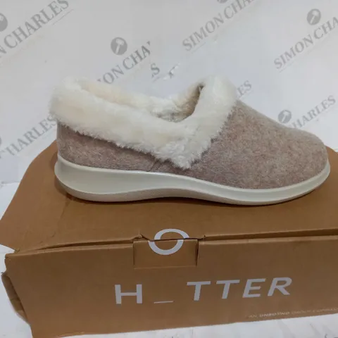 HOTTER OATMEAL COLOURED SNUG SLIPPERS - UK SIZE 6