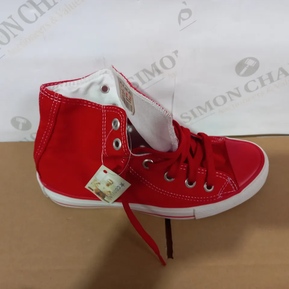 PAIR OF DESIGNER RED HIGHTOPS SIZE 38
