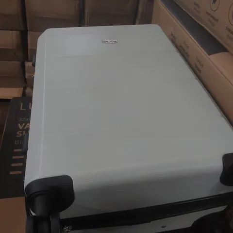 LUGG TRAVEL SUITCASE
