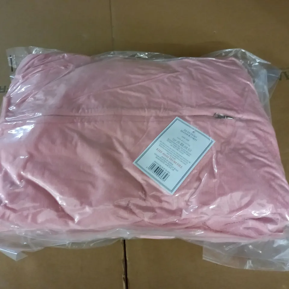 BAGGED ZIP FRONT HOODIE BLANKET - ONE SIZE