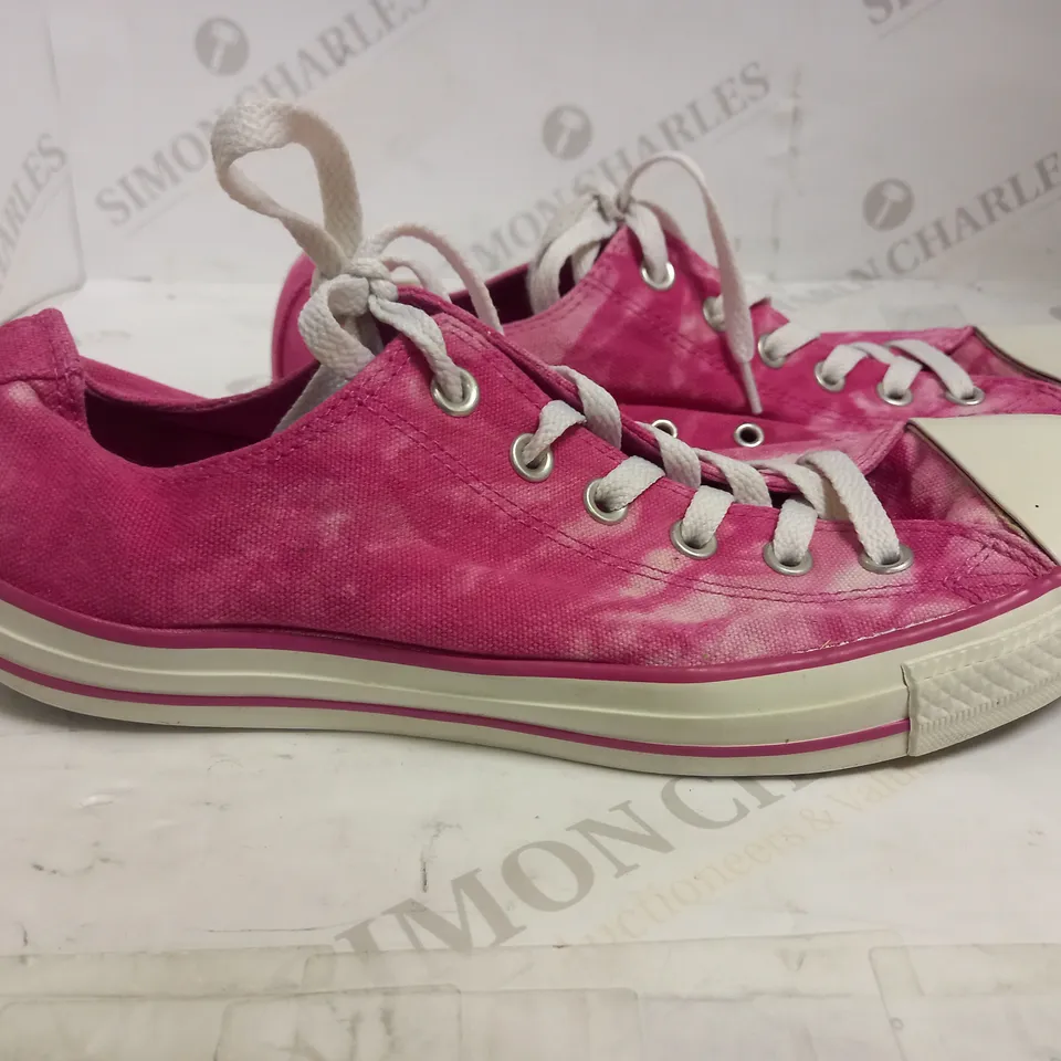 CONVERSE TRAMPKI CONVERSE CHUCK TAYLOR TRAINERS UK 8