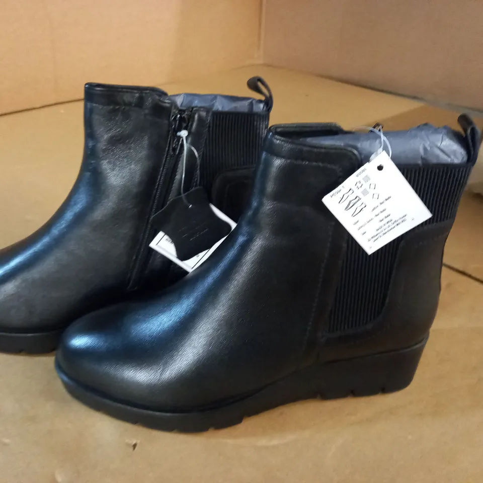 PAIR OF JD WILLIAMS REAL LEATHER BLACK BOOTS - 6