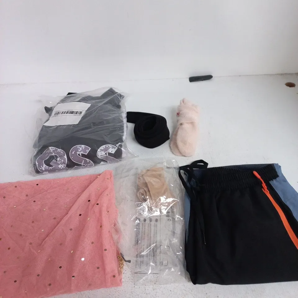 BOX OF APPROXIMATELY 25 ASSORTED CLOTHING ITEMS IN VARIOUS COLOURS, SIZES AND STYLES