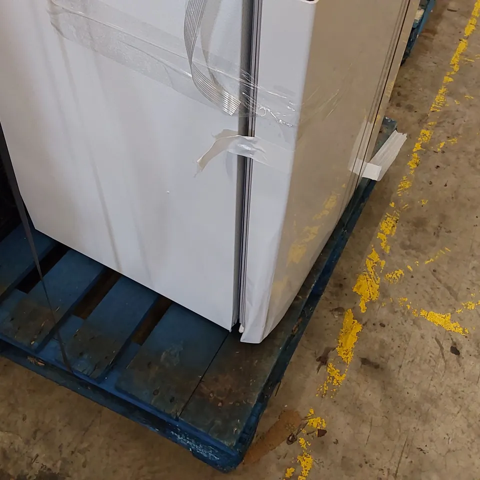 FRIDGEMASTER FREESTANDING FRIDGE FREEZER WHITE