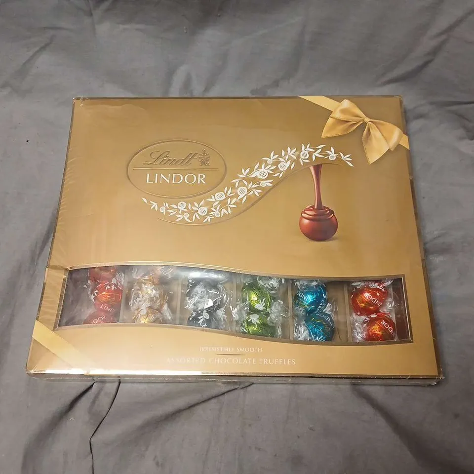 LINDT LINDOR ASSORTED CHOCOLATE TRUFFLES GIFT BOX - SEALED