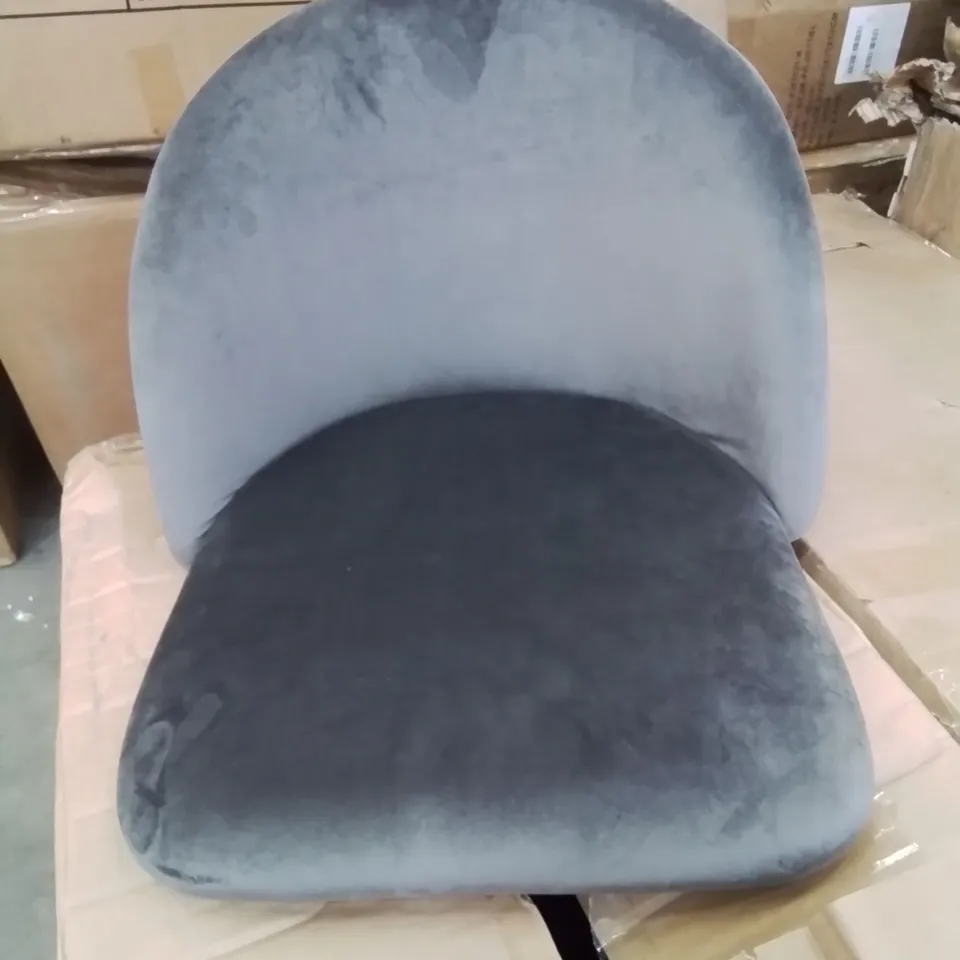 A BOXED PAIR OF GREY CURVED BACK VELVET  UPHOLSTERED DININGN CHAIRS 