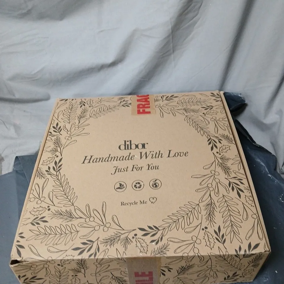 DIBOR HANDMADE WREATH WITH PINE CONES & DRIED CITRUS – BOXED