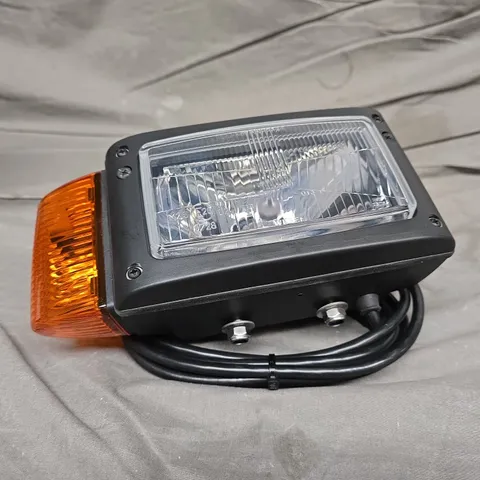 RIGHT HAND SIDE HEADLAMP WITH INDICATOR (PL242R)