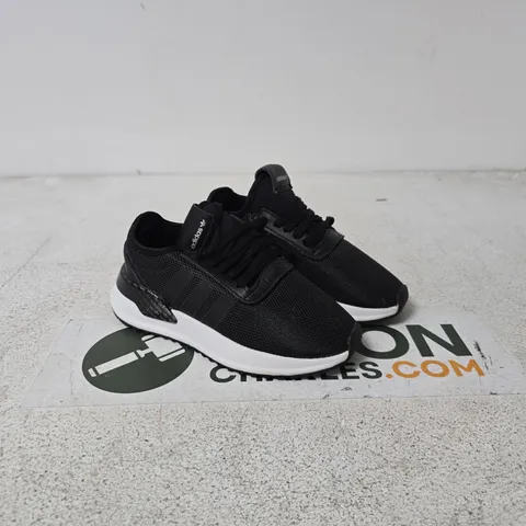 ADIDAS RUNNING SHOES – BLACK UK 3