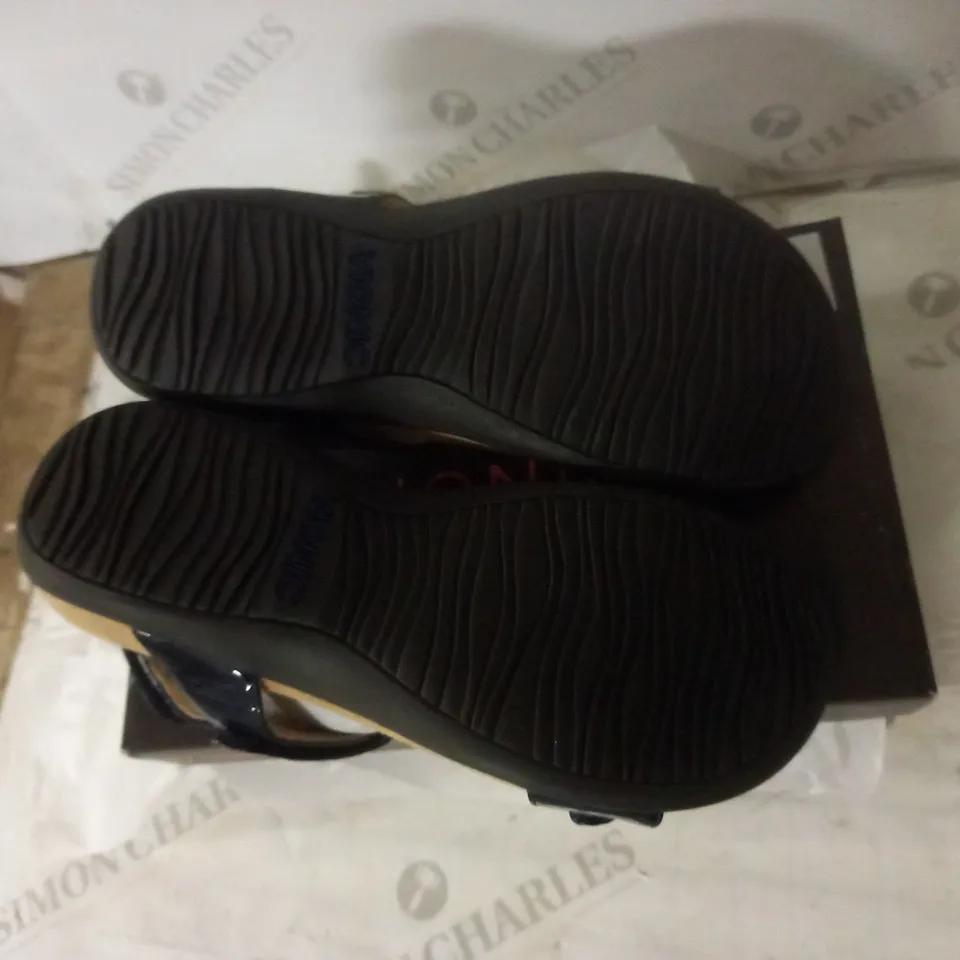 VIONIC ORTHOTIC REST FARRA FLAT STRAPPY SANDAL W/ FMT TECHNOLOGY - UK SIZE 6, BLACK