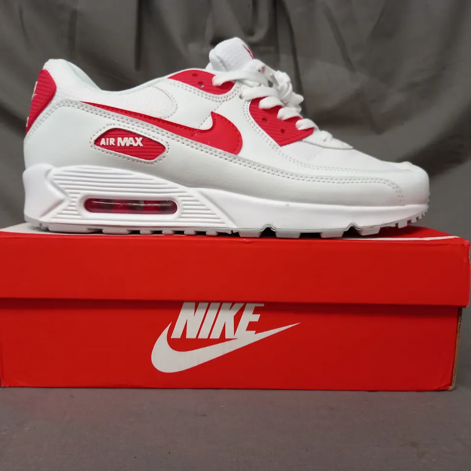BOXED PAIR OF NIKE AIR MAX 90 SHOES IN WHITE/RED UK SIZE 9