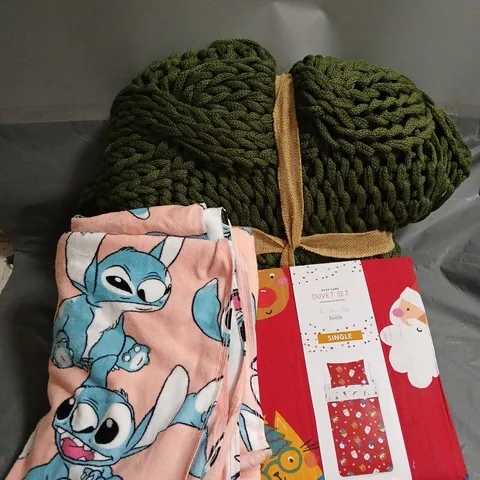 BOX OF APPROX 10 ASSORTED HOUSEHOLD ITEMS TO INCLUDE THROW, DUVET SET, STITCH TOWEL, ETC