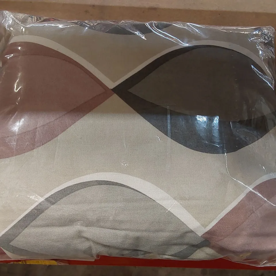 BAGGED 100% COTTON READY MADE EYELET CURTAIN - SET OF 2 // SIZE UNSPECIFIED (1 ITEM)