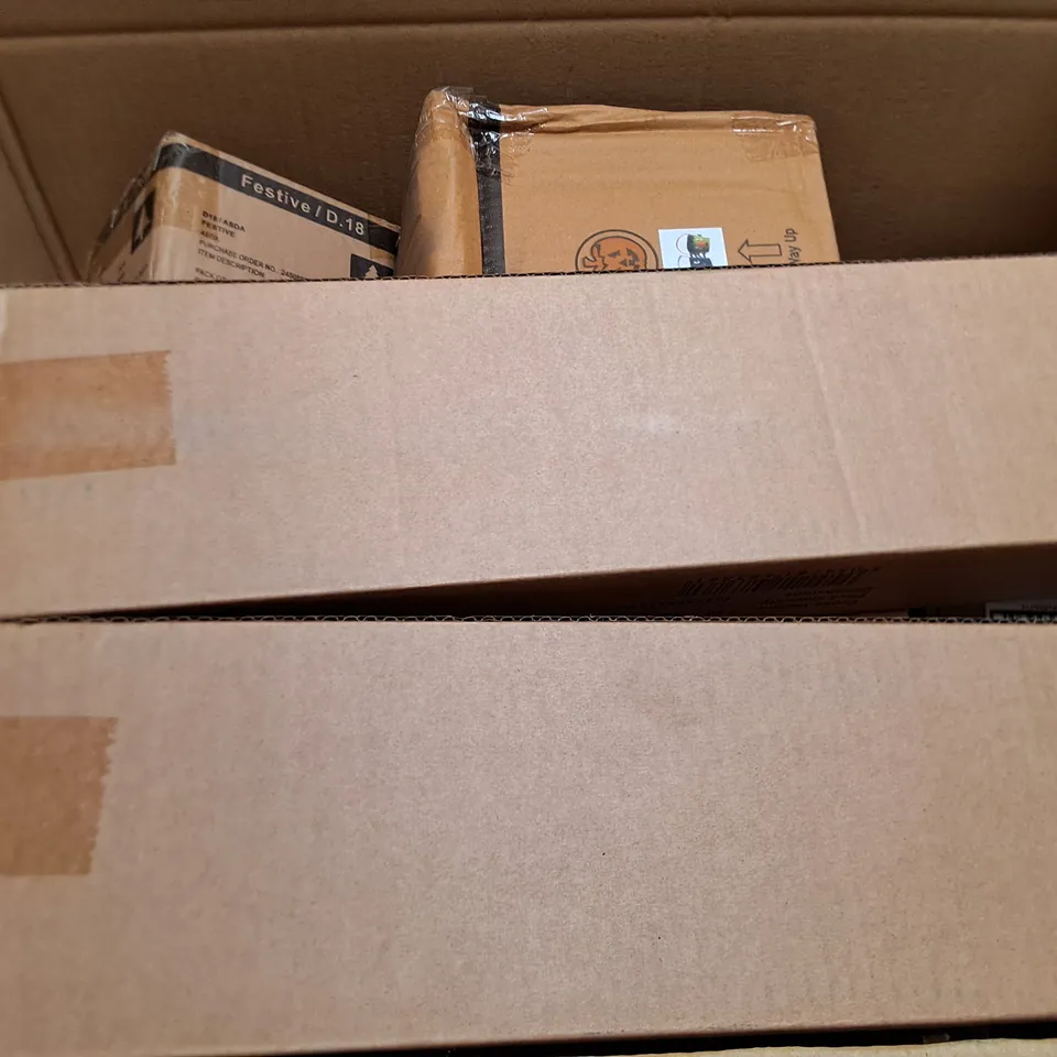 BOX OF APPROXIMATELY 20 ASSORTED ITEMS TO INCLUDE - AUTO DRIVE WIPER BLADE , PHILIPS LIGHT BULB , BOTTLE BAG ETC