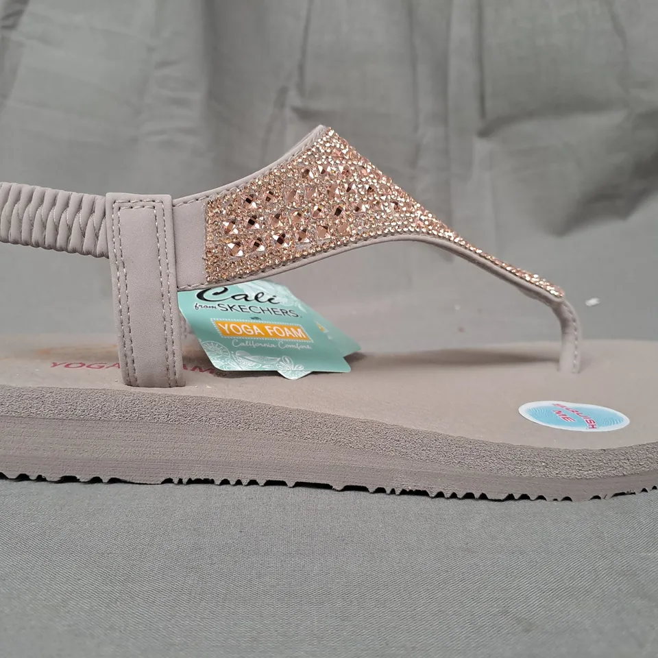 BOXED PAIR OF CALI FROM SKECHERS TOE-POST SANDALS IN STONE W. JEWEL EFFECT UK SIZE 4