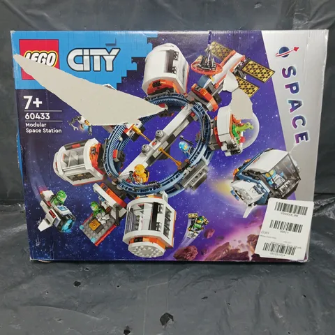 LEGO CITY MODULAR SPACE STATION WITH SPACE SHUTTLE TOY 60433