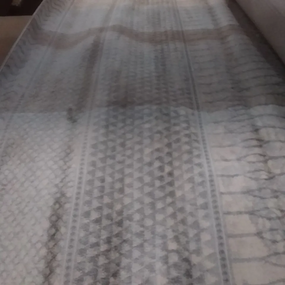 MARY POWER LOOM GREY IVORY RUG - 160 X 220CM