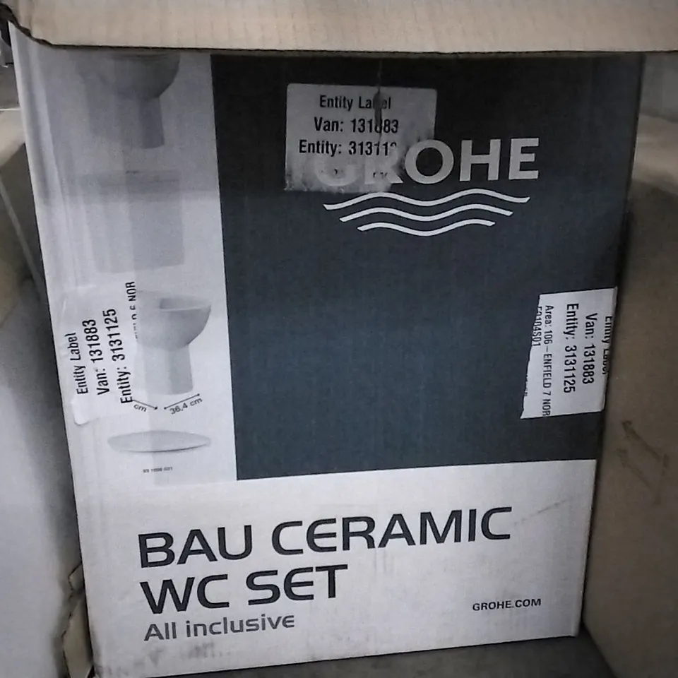 BOXED GROHE BAU CERAMIC WC SET