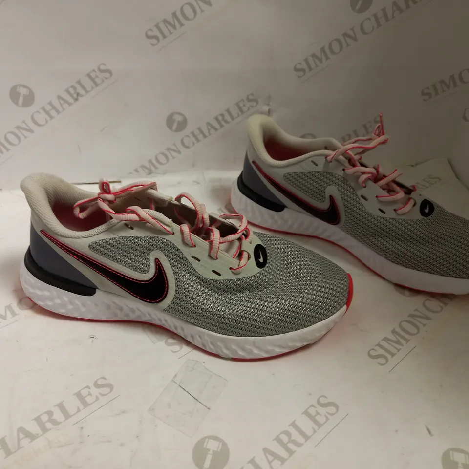 NIKE REVOLUTION RUNNING TRAINER - UK 7 