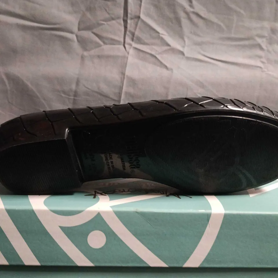 BOXED PAIR OF MELISSA X VIVIENNE WESTWOOD ANGLOMANIA BLACK QUILTED BALLET FLATS – UK 5.5
